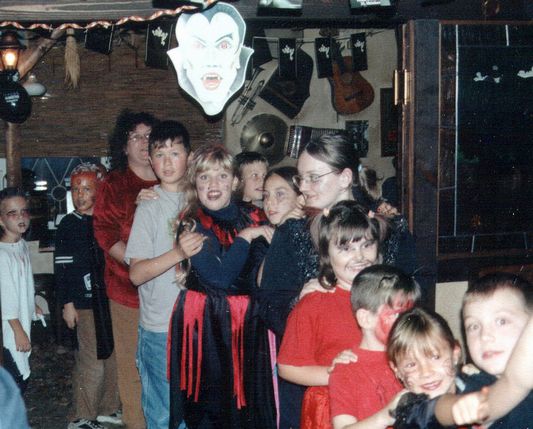 n_kinder-halloween2.jpg